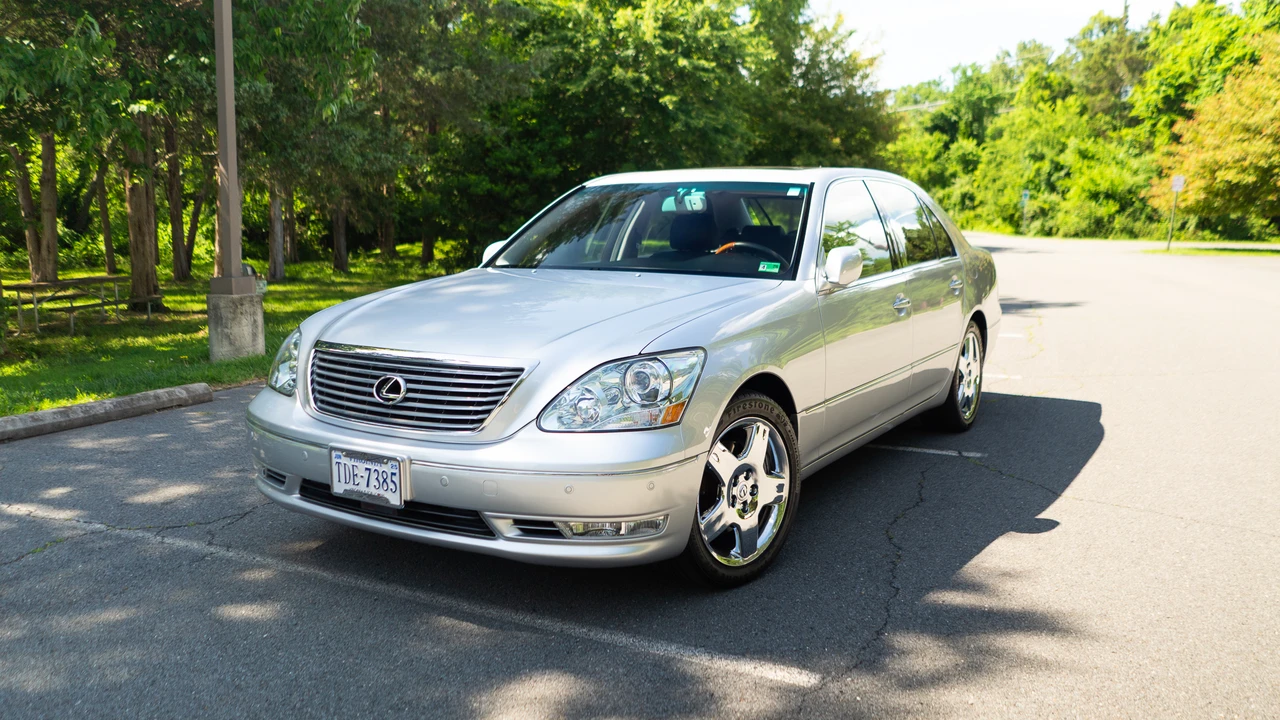 2006 Lexus LS 3rd Gen - Image 6 of 31