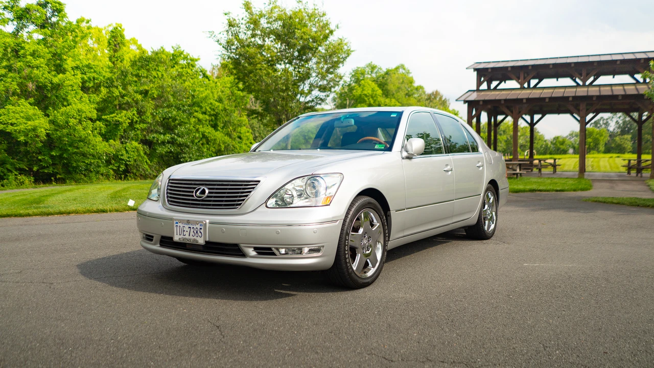 2006 Lexus LS 3rd Gen - Image 7 of 31