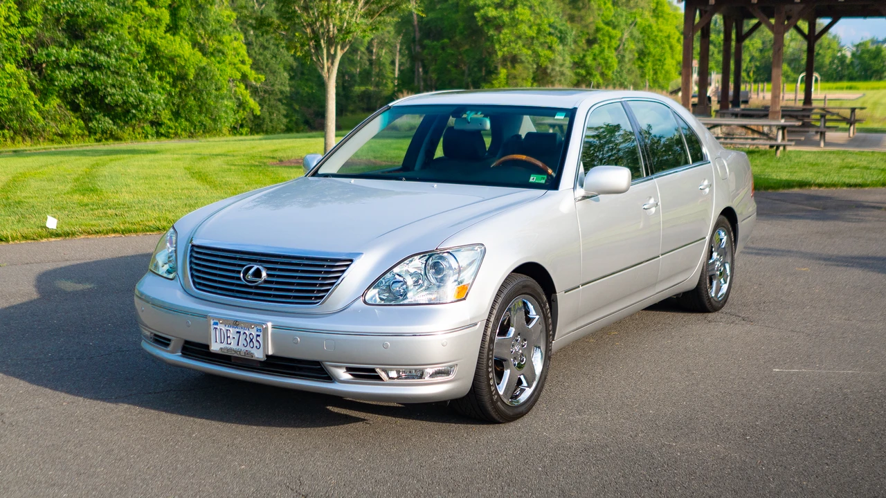 2006 Lexus LS 3rd Gen - Image 4 of 31