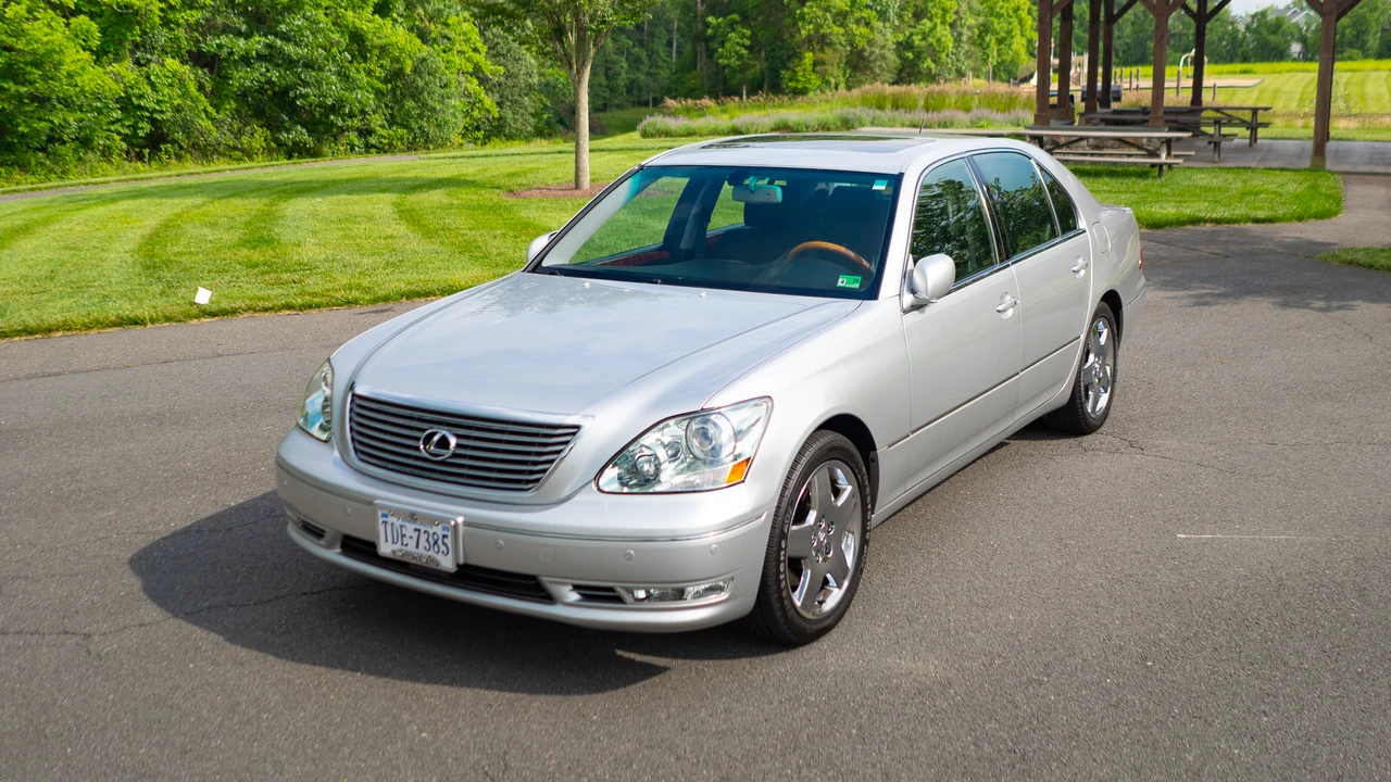 2006 Lexus LS 3rd Gen - Image 3 of 31