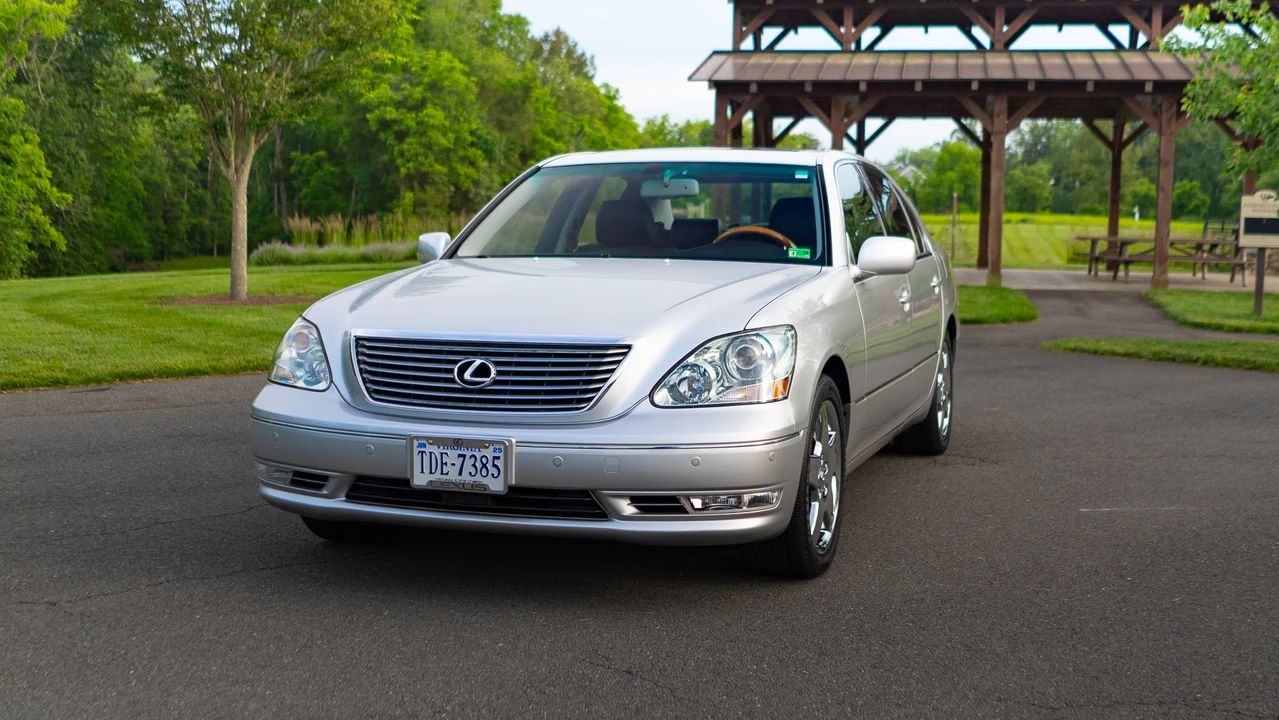 2006 Lexus LS 3rd Gen - Image 5 of 31