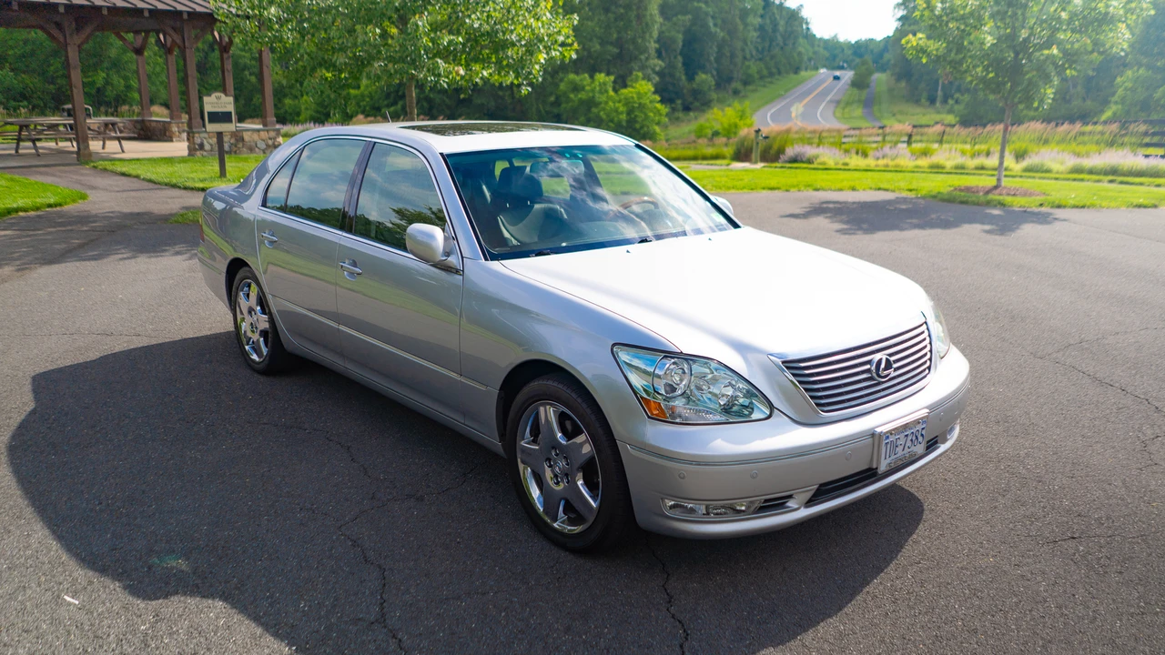 2006 Lexus LS 3rd Gen - Image 29 of 31