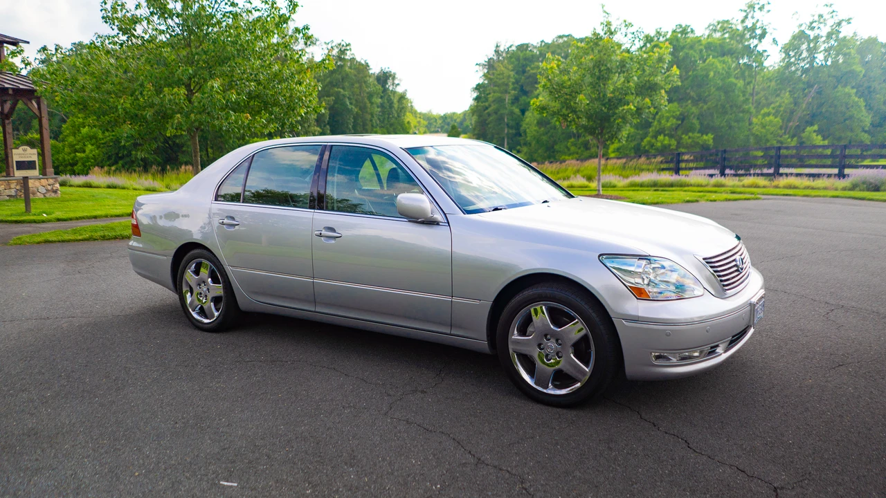 2006 Lexus LS 3rd Gen - Image 25 of 31