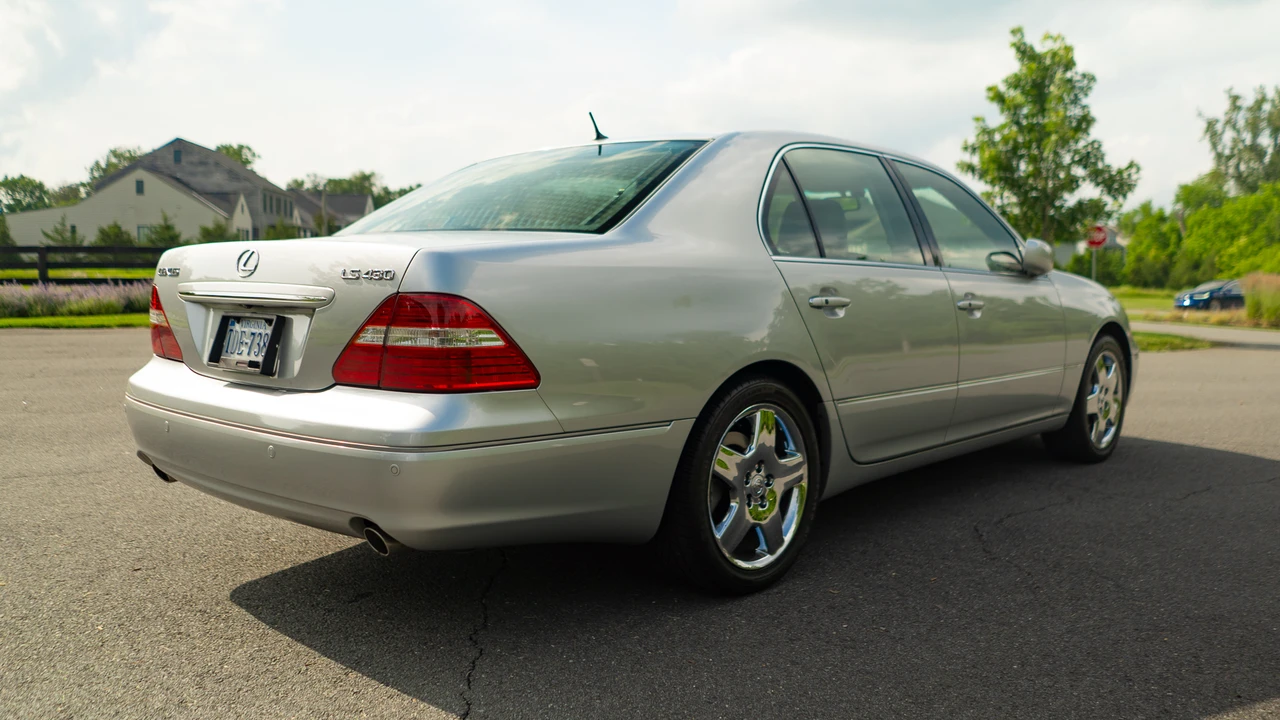 2006 Lexus LS 3rd Gen - Image 21 of 31