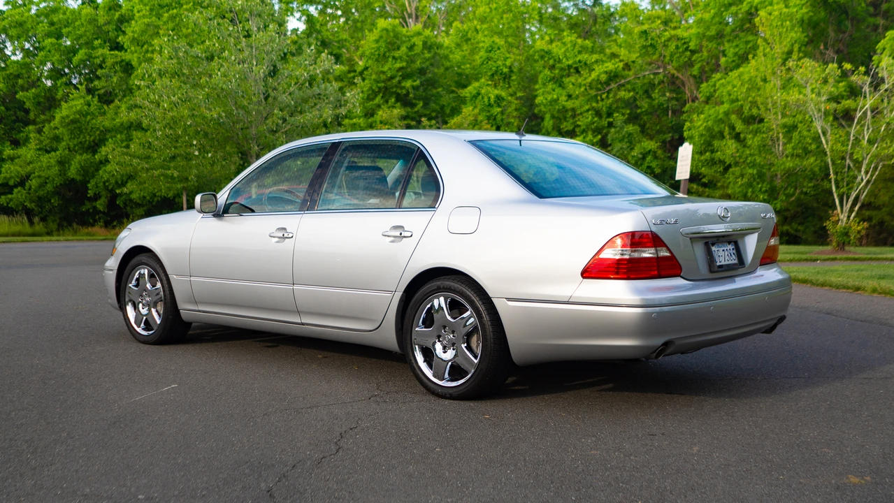 2006 Lexus LS 3rd Gen - Image 12 of 31
