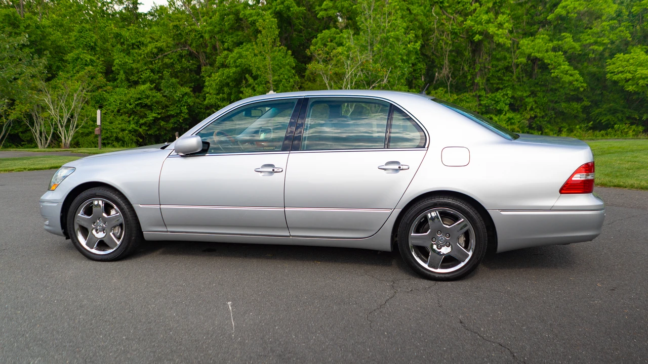 2006 Lexus LS 3rd Gen - Image 11 of 31