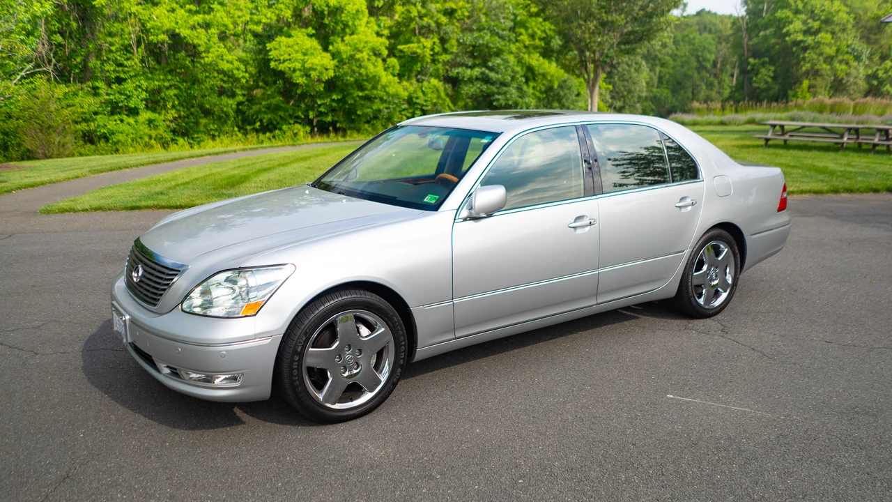 2006 Lexus LS 3rd Gen - Image 9 of 31