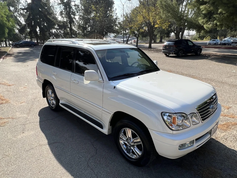 2006 Lexus LX 2nd Gen - Image 10 of 31
