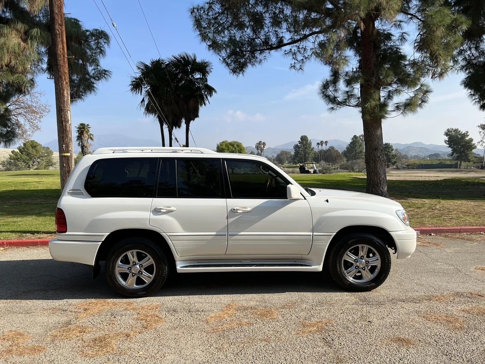 2006 Lexus LX 2nd Gen - Image 13 of 31
