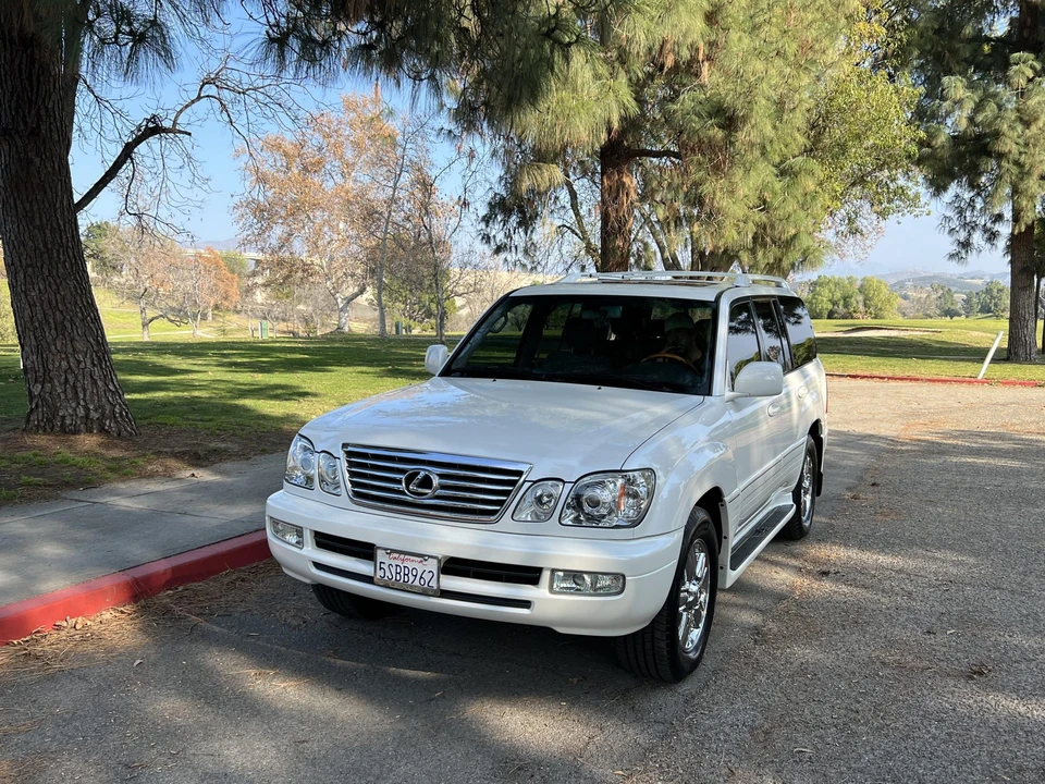 2006 Lexus LX 2nd Gen - Image 25 of 31