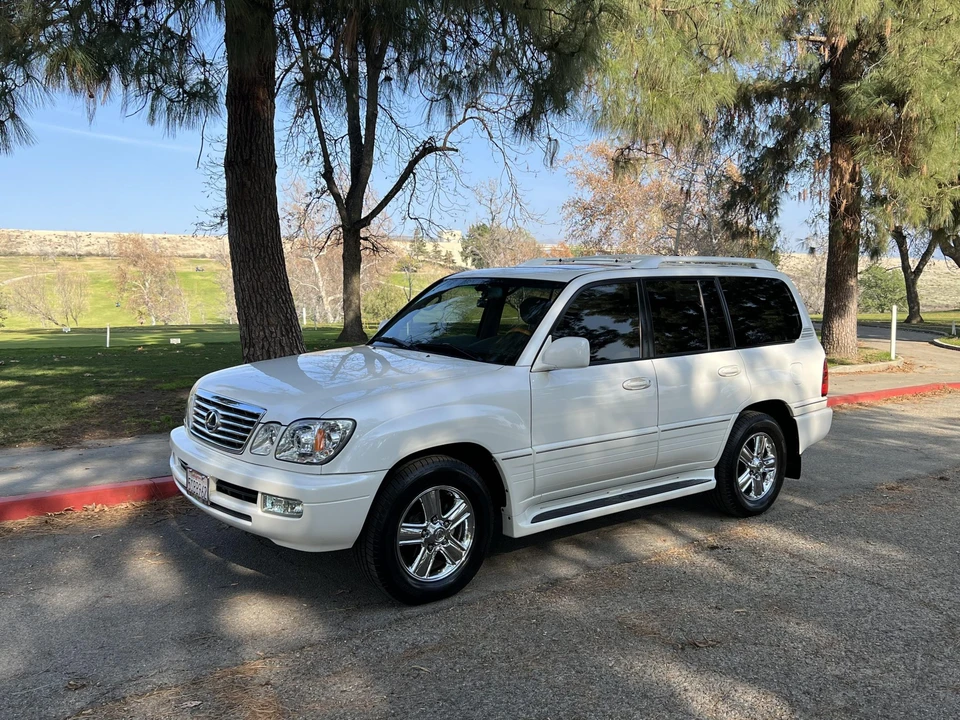 2006 Lexus LX 2nd Gen - Image 26 of 31