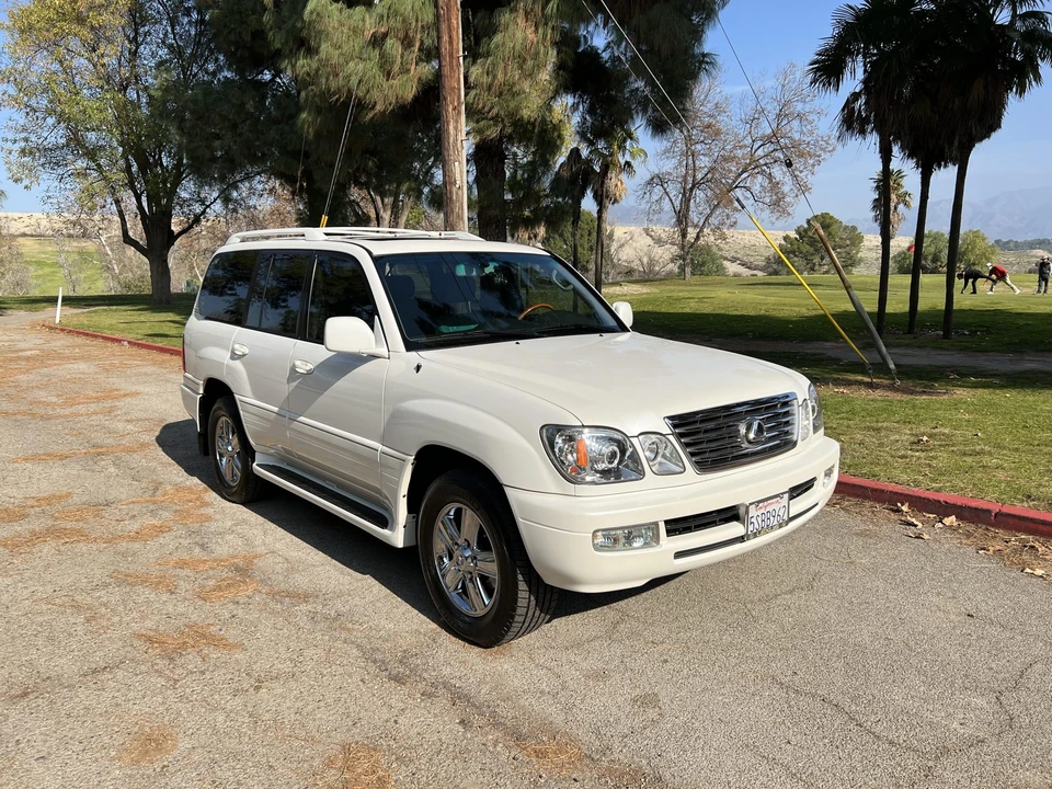 2006 Lexus LX 2nd Gen - Image 9 of 31