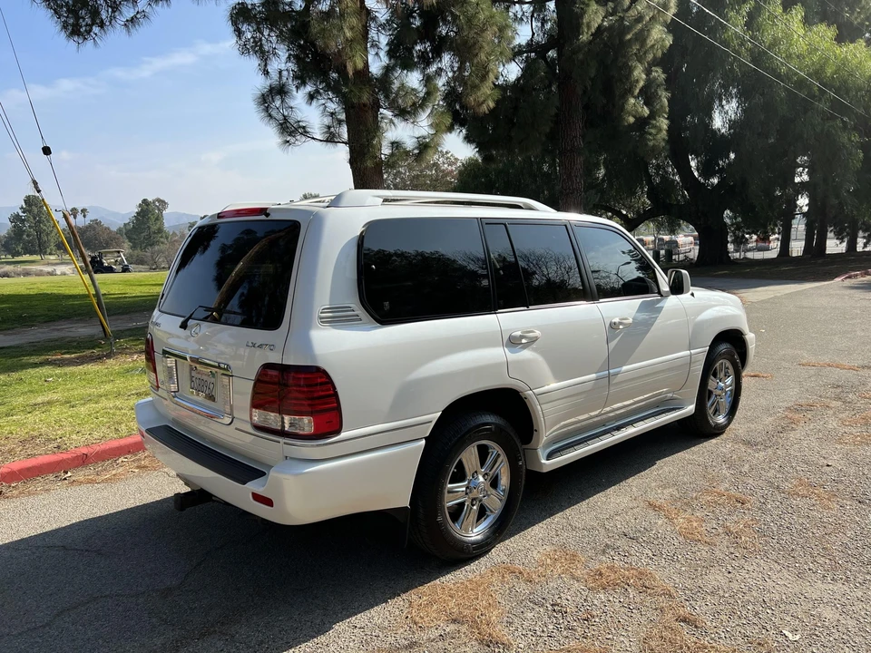 2006 Lexus LX 2nd Gen - Image 14 of 31