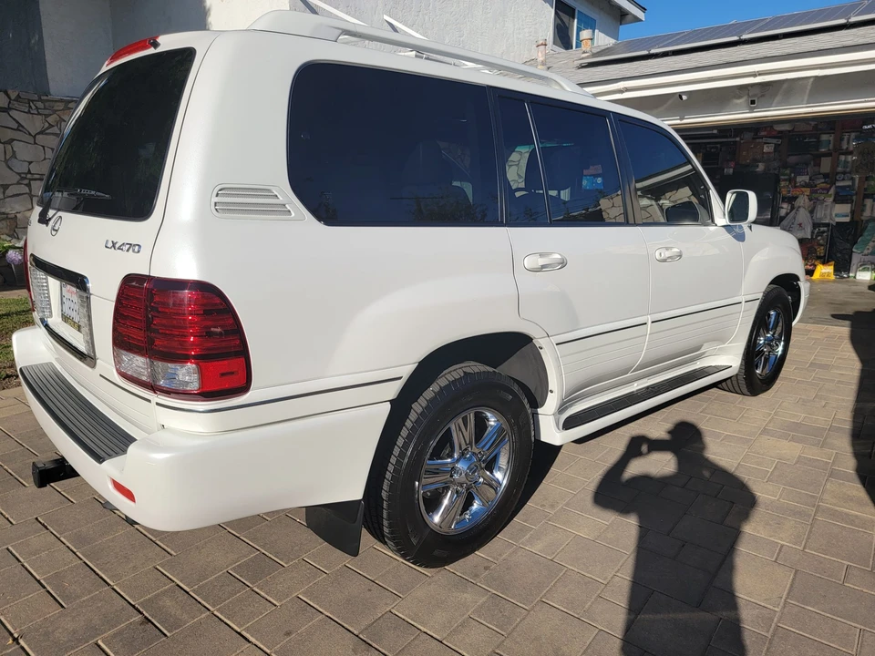 2006 Lexus LX 2nd Gen - Image 30 of 31