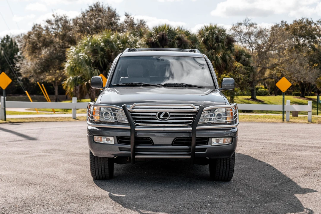 2006 Lexus LX 2nd Gen - Image 2 of 31