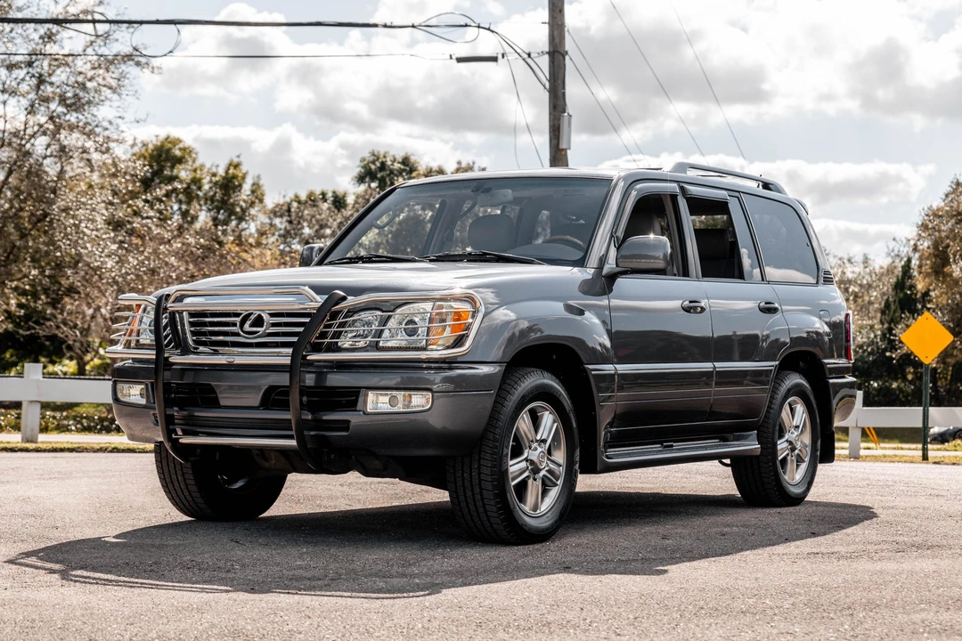 2006 Lexus LX 2nd Gen - Image 3 of 31