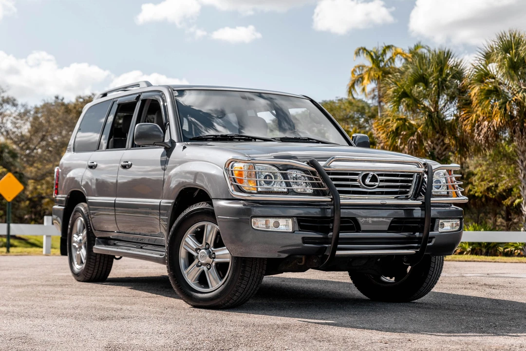 2006 Lexus LX 2nd Gen - Image 12 of 31
