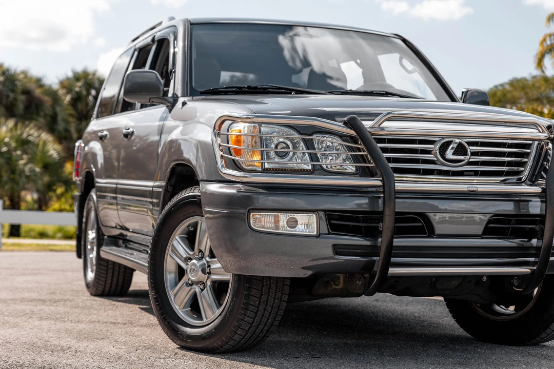 2006 Lexus LX 2nd Gen - Image 13 of 31