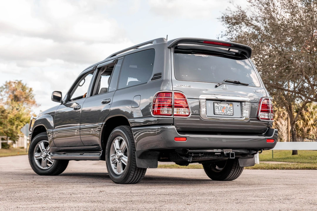 2006 Lexus LX 2nd Gen - Image 6 of 31