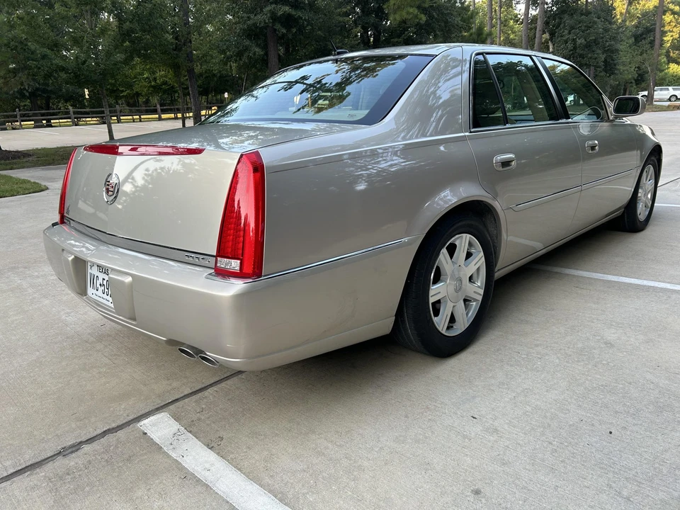 2007 Cadillac DTS - Image 11 of 31