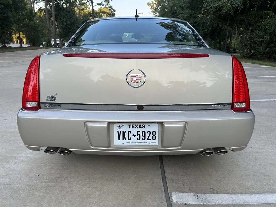 2007 Cadillac DTS - Image 10 of 31
