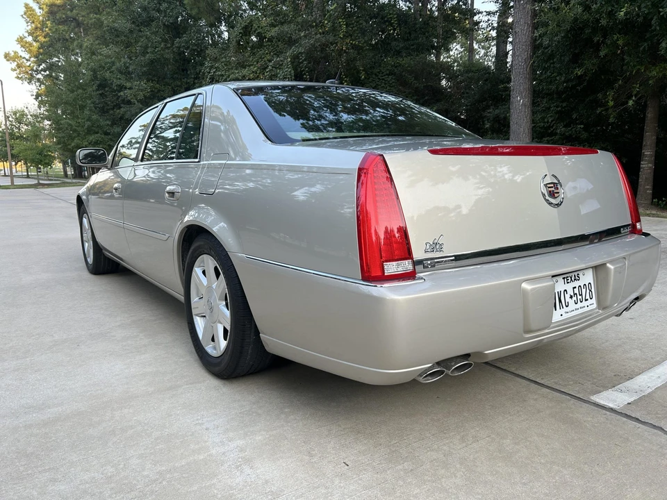 2007 Cadillac DTS - Image 9 of 31