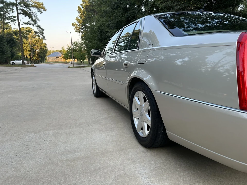 2007 Cadillac DTS - Image 30 of 31