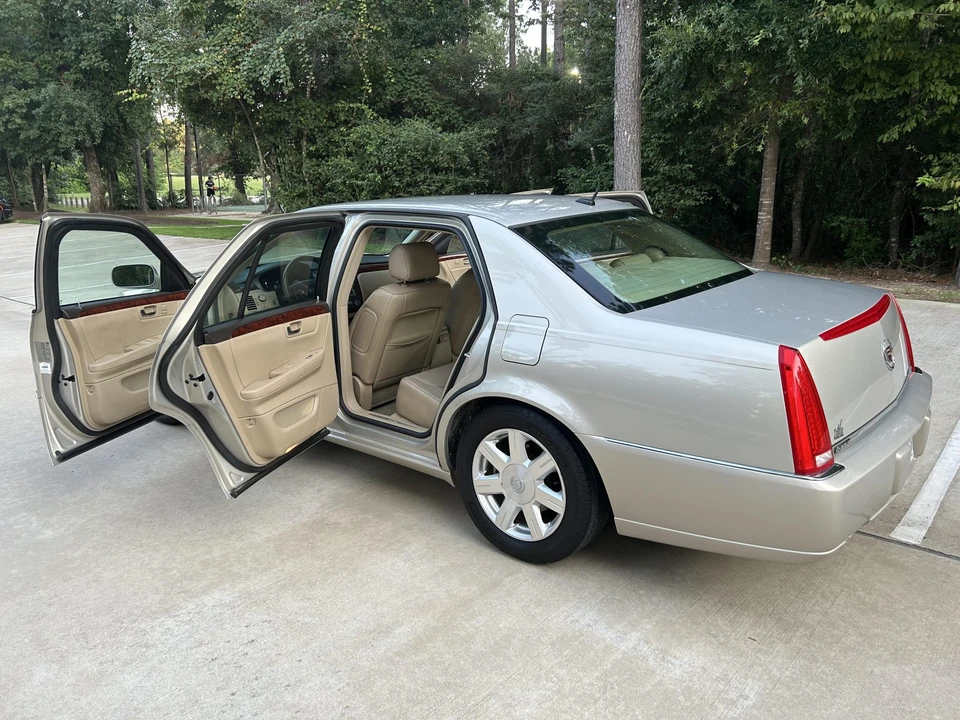 2007 Cadillac DTS - Image 16 of 31