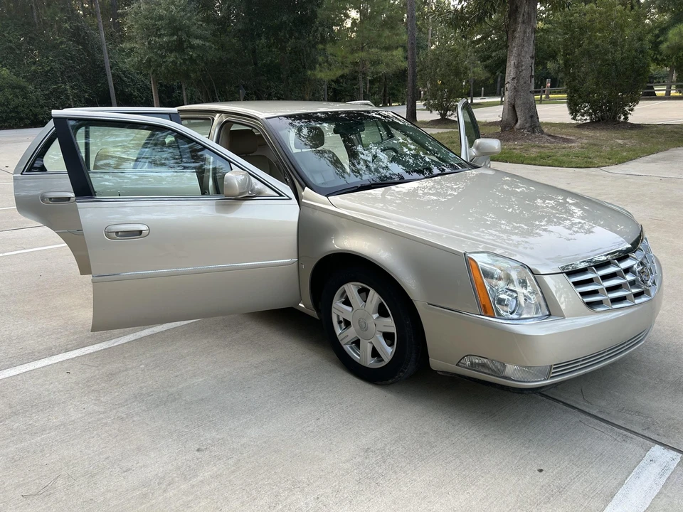 2007 Cadillac DTS - Image 13 of 31
