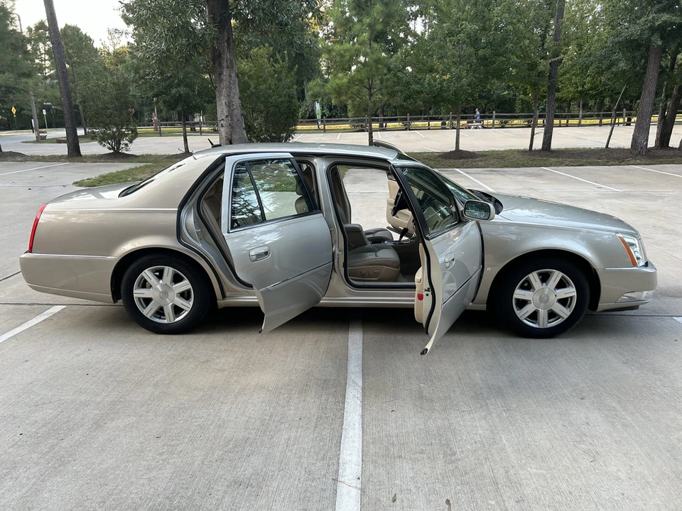 2007 Cadillac DTS - Image 18 of 31