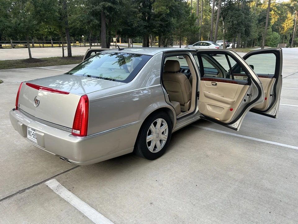 2007 Cadillac DTS - Image 17 of 31