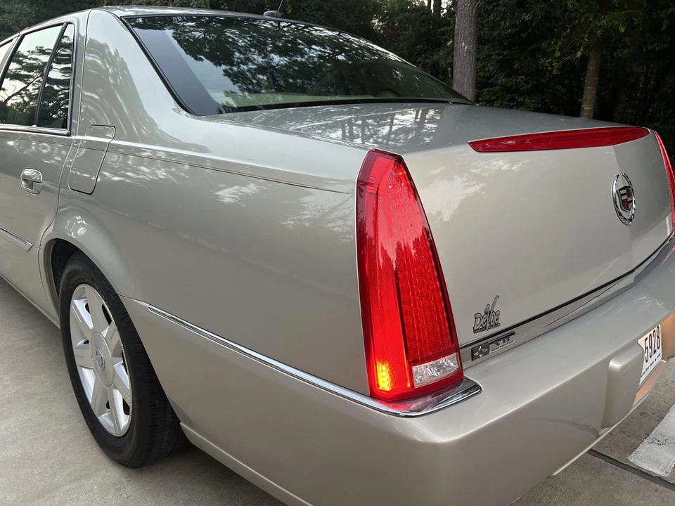 2007 Cadillac DTS - Image 28 of 31