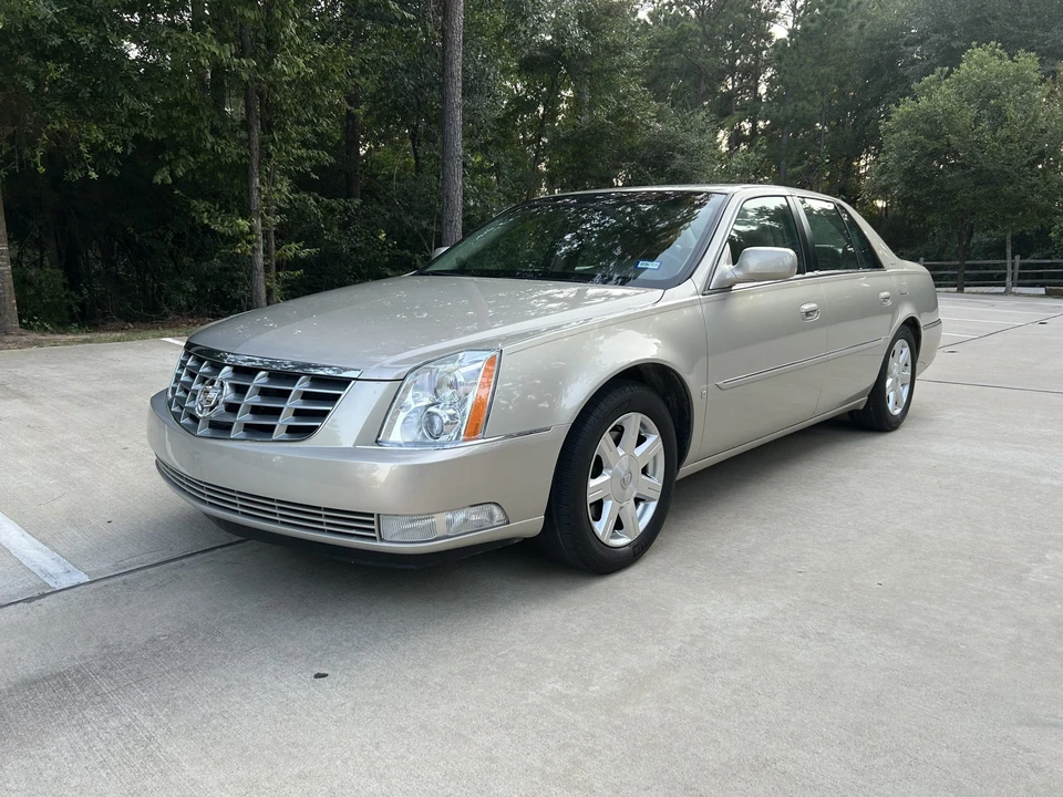 2007 Cadillac DTS - Image 8 of 31