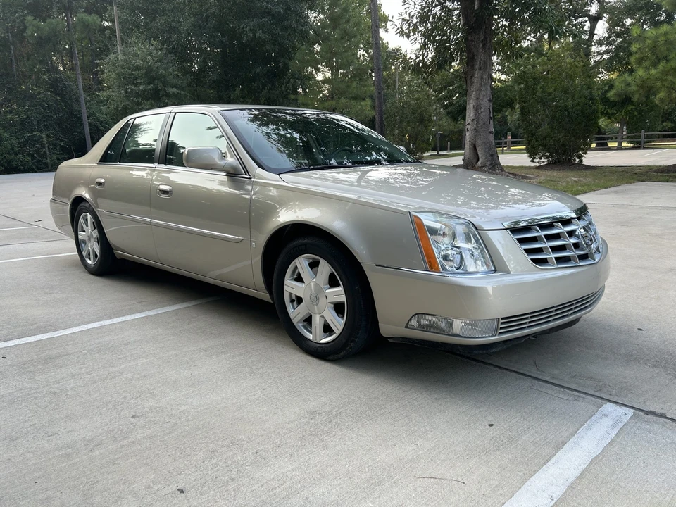 2007 Cadillac DTS - Image 3 of 31