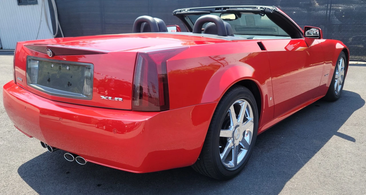 2007 Cadillac XLR - Image 25 of 31