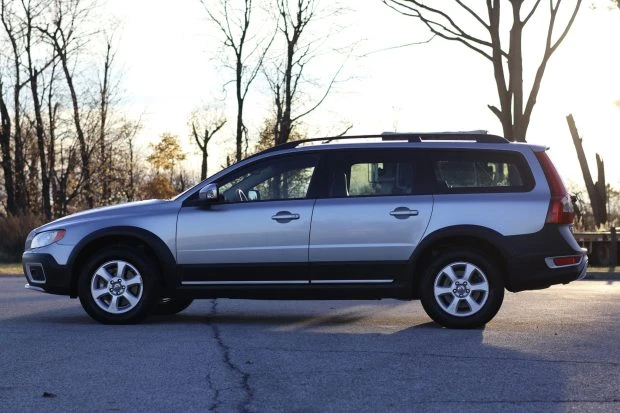 2008 Volvo XC70 3rd Gen - Image 3 of 7