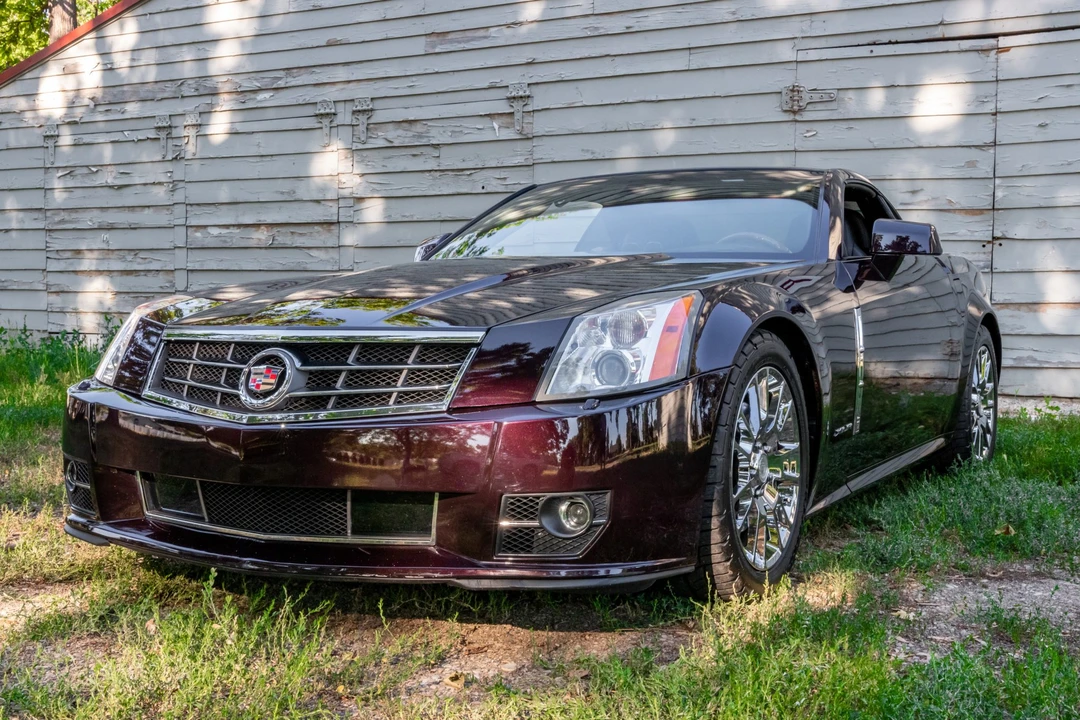 2009 Cadillac XLR - Image 4 of 31