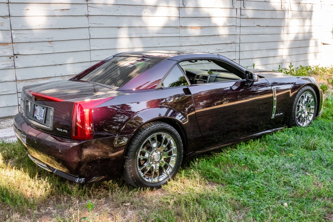2009 Cadillac XLR - Image 8 of 31