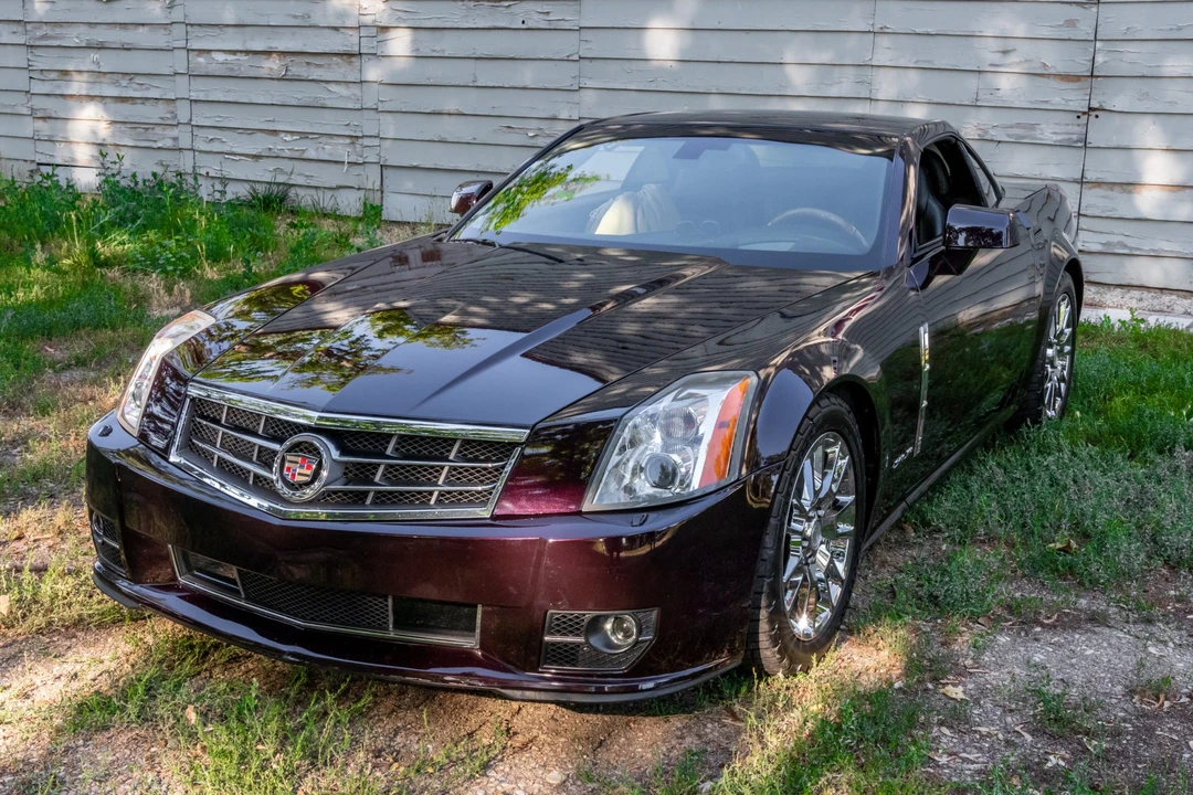 2009 Cadillac XLR - Image 3 of 31