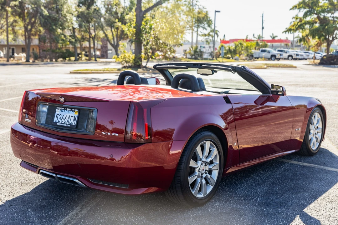 2009 Cadillac XLR - Image 5 of 31