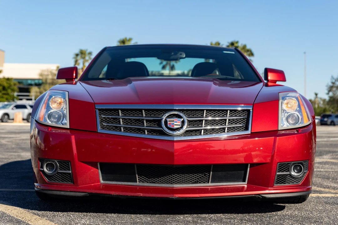 2009 Cadillac XLR - Image 11 of 31