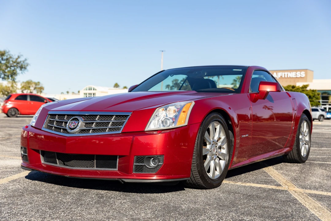 2009 Cadillac XLR - Image 10 of 31