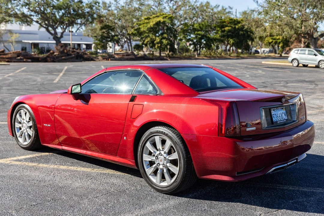 2009 Cadillac XLR - Image 16 of 31