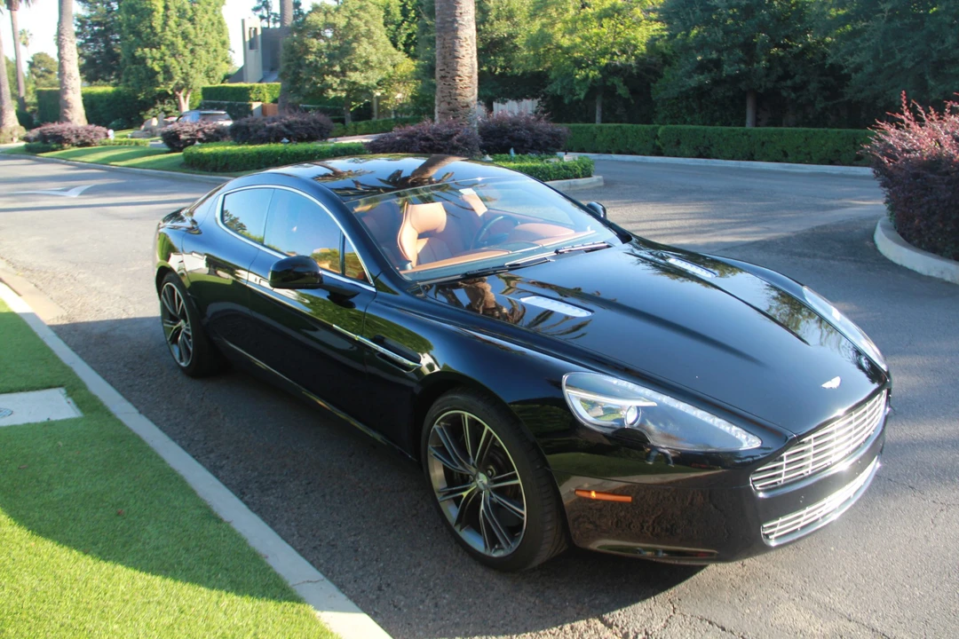 2010 Aston Martin Rapide - Image 14 of 31