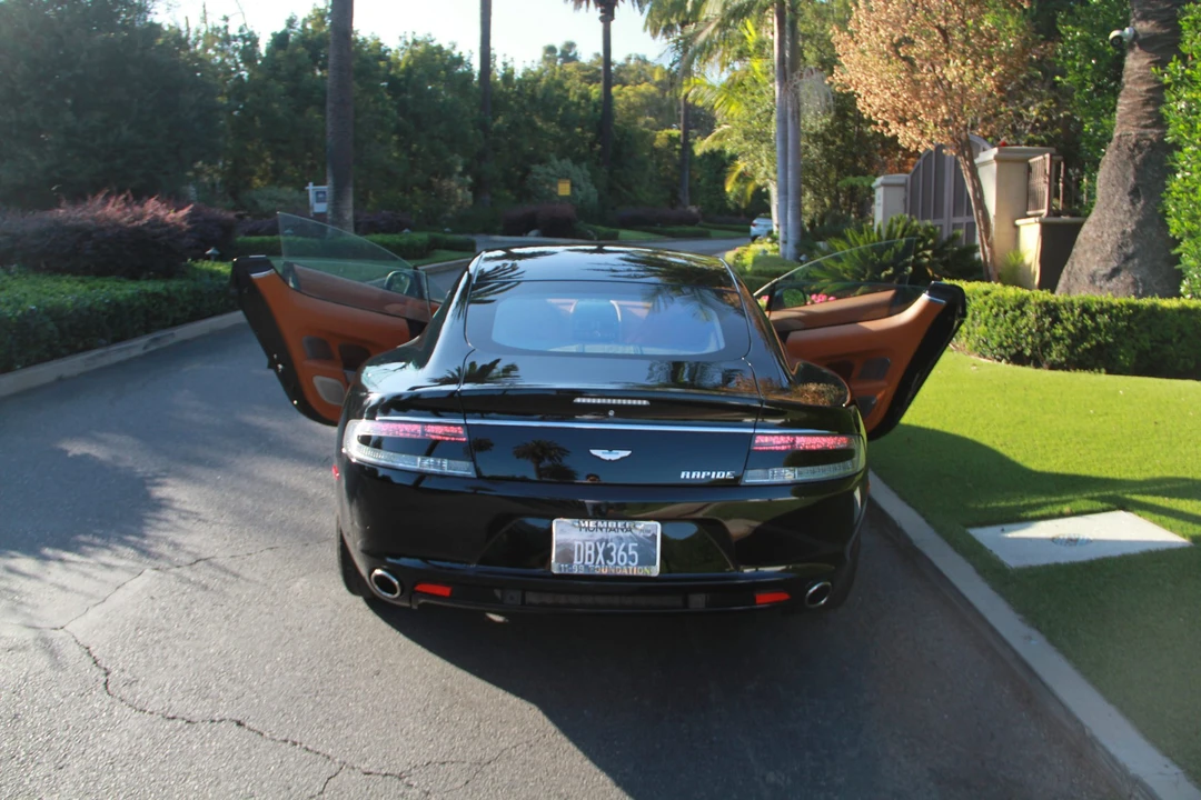2010 Aston Martin Rapide - Image 18 of 31