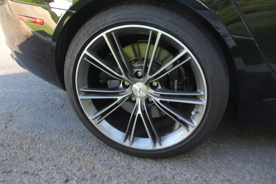 2010 Aston Martin Rapide - Image 24 of 31
