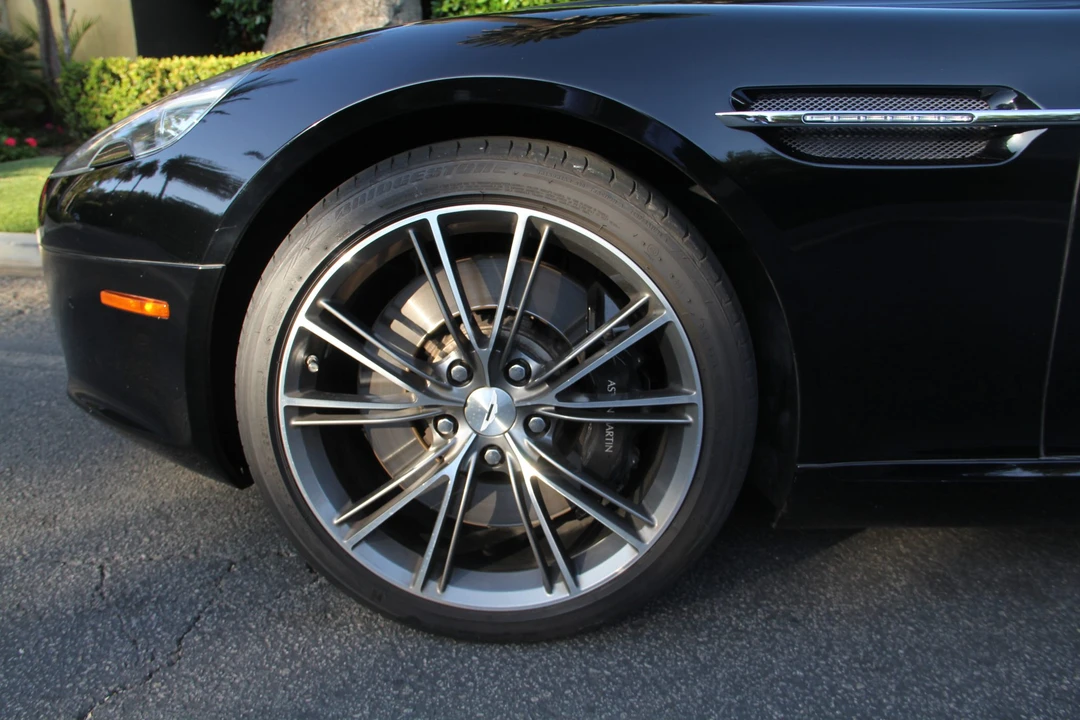 2010 Aston Martin Rapide - Image 22 of 31