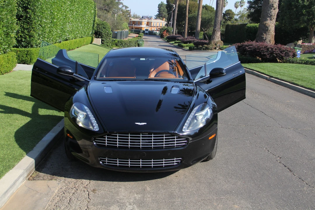 2010 Aston Martin Rapide - Image 16 of 31