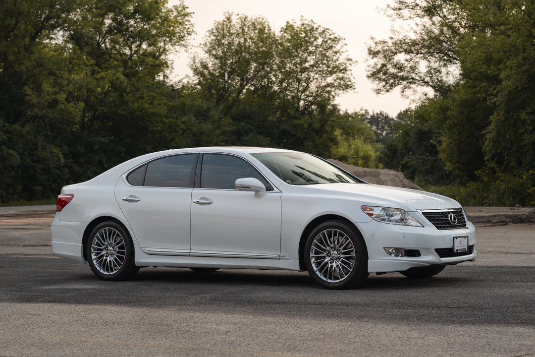 2010 Lexus LS 4th Gen - Image 23 of 31