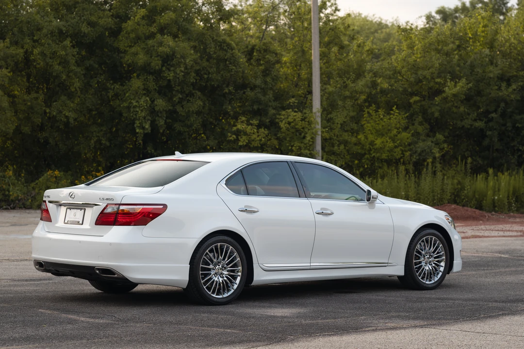 2010 Lexus LS 4th Gen - Image 20 of 31